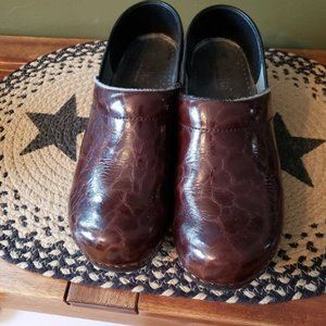Sanita Clogs-lightly used and in great shape! Size 39